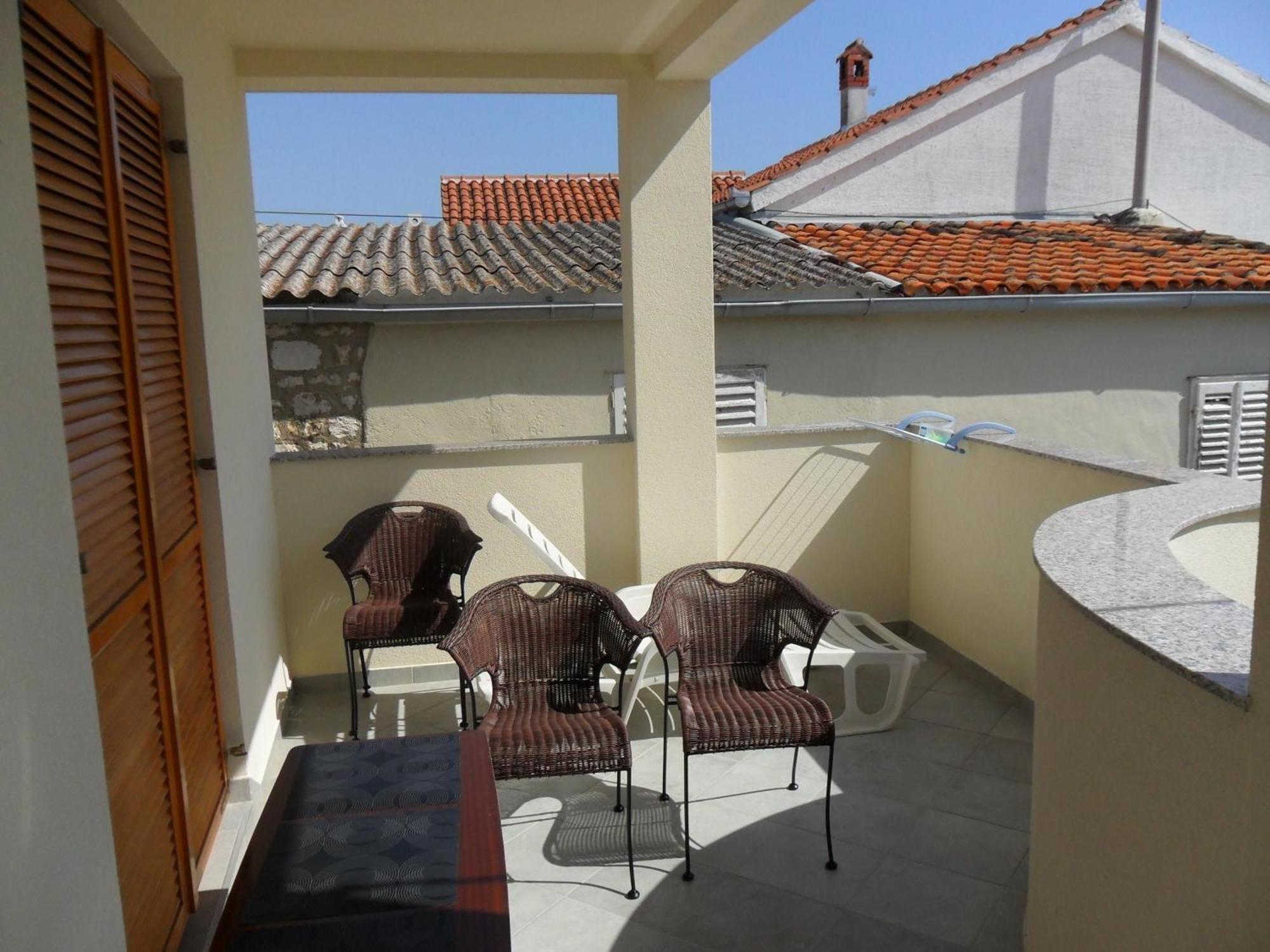 Grosse Ferienwohnung In Zadar Mit Privatem Balkon Diklo Buitenkant foto